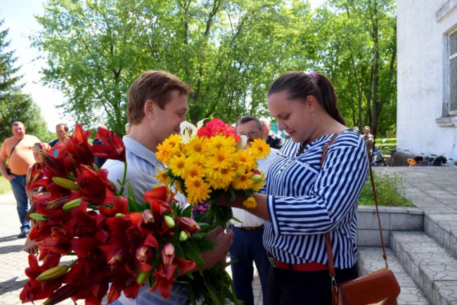 «А в нас навіть діти знають, хто такий Степан Петрович». Як старовижівчани зустрічали депутата Івахіва*