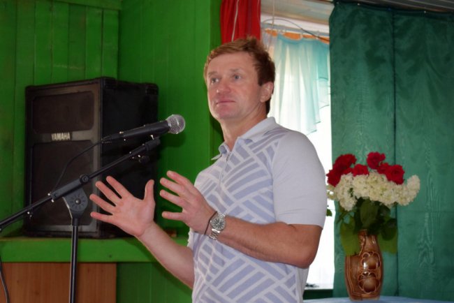 «А в нас навіть діти знають, хто такий Степан Петрович». Як старовижівчани зустрічали депутата Івахіва*