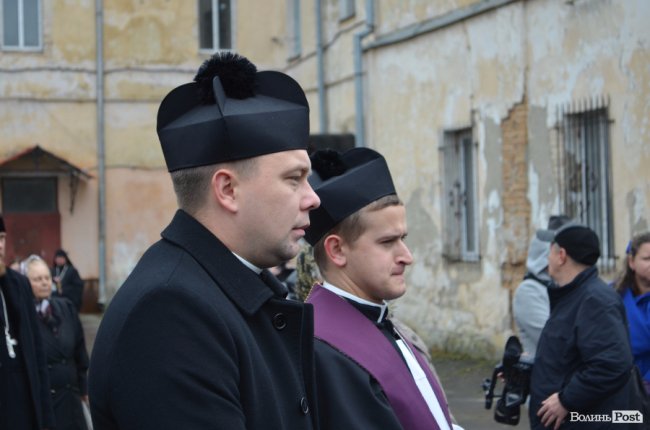 «Їхні душі нарешті знайшли спокій», - у Луцьку перепоховали рештки розстріляних в'язнів