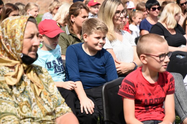 «Скоро до школи»: у Луцьку провели благодійну акцію для дітей. ФОТО