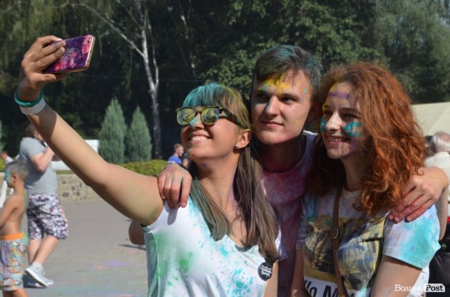 Кольорова подія року: як у Луцьку святкують День молоді. ФОТО