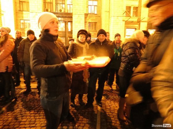 Майдан буденний. НОТАТКИ ОЧЕВИДЦЯ. ФОТО