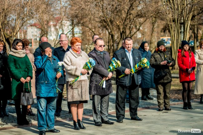 У Луцьку ходою і молитвами вшанували мужність та героїзм добровольців. ФОТО