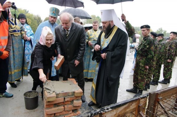 Освятили наріжний камінь під церкву в центрі Луцька. ФОТО. ВІДЕО