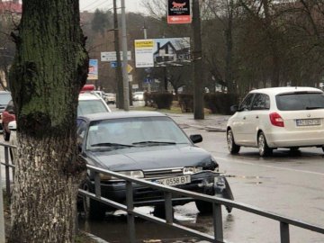 Біля Центрального ринку – аварія: зіткнулися дві автівки. ФОТО