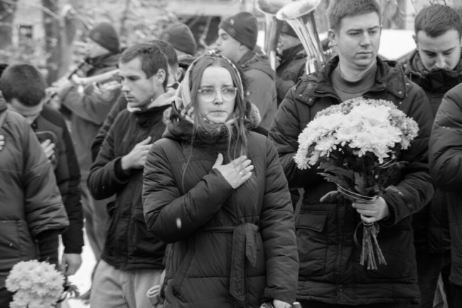 Лучани провели в останню путь Захисника Юрія Волошина