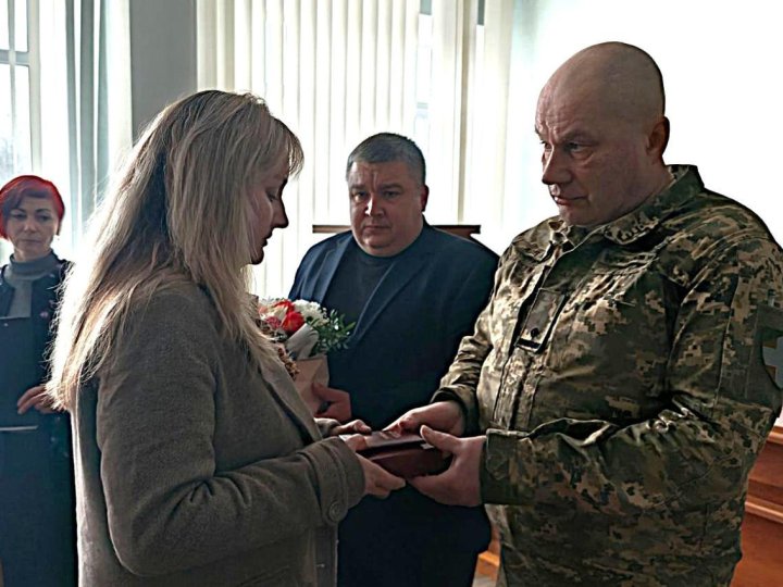 На Волині дружині загиблого воїна вручили посмертну нагороду Героя