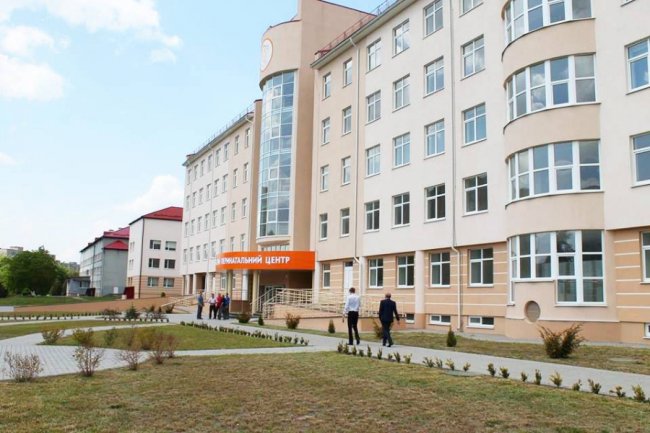 У Луцьку добудували жіночу консультацію перинатального центру