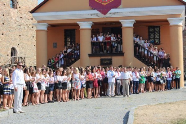 У стінах замку Любарта відбулася посвята у студенти першокурсників. ФОТО