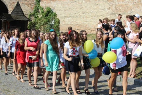 У стінах замку Любарта відбулася посвята у студенти першокурсників. ФОТО