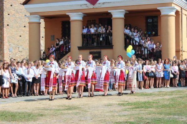 У стінах замку Любарта відбулася посвята у студенти першокурсників. ФОТО