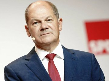 Зеленський запросив канцлера Німеччини Шольца відвідати Київ 9 травня