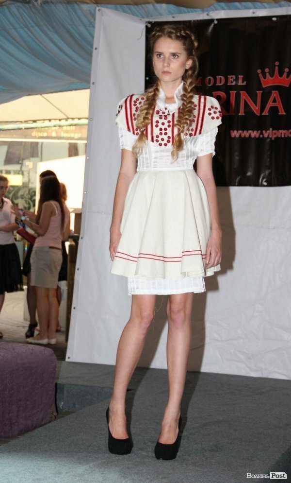 Довгоногі красуні, купальники, сукні: День моди в Луцьку. ФОТО