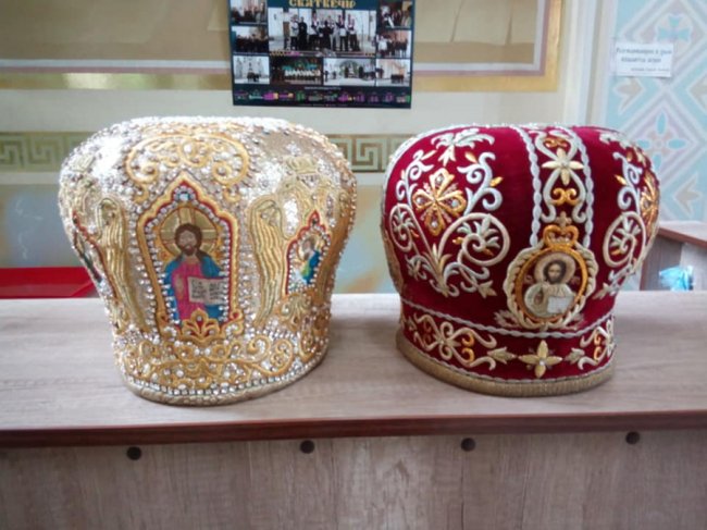 У Луцьку чоловік продав священикам церковне начиння, яке нібито знайшов на автостанції. ФОТО