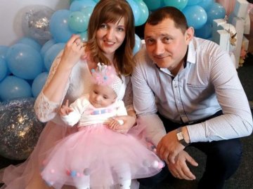 Крихітній «поспішайці» з Волині, якій збирали кошти на імплант, зробили операцію