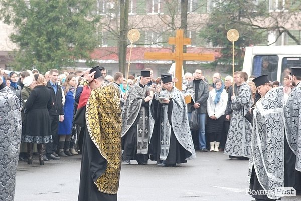 Страсний хресний хід у Луцьку. ФОТО