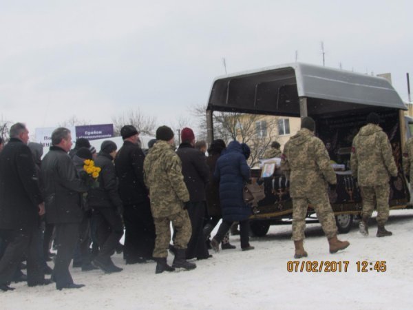 Волинь на колінах зустріла загиблого бійця Маріса Камінського
