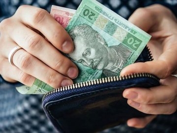 Матерям-одиначкам і особам з інвалідністю: в Україні підвищать соцвиплати