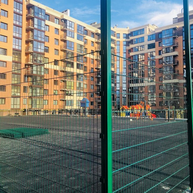 На подвір’ї немає баскетбольного поля – переселяйтесь у «Яровицю»*