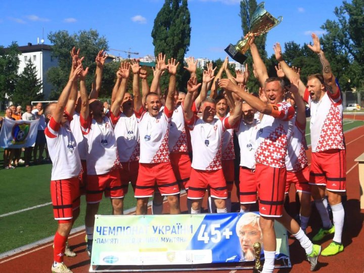 «Ми – чемпіони!» – Ігор Чорнуха та луцький ЛСТМ №536 тріумфували на чемпіонаті України 45+. ФОТО