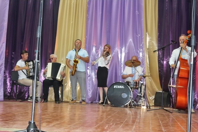 У селі на Волині на благодійному концерті зібрали 22 тисячі гривень для ЗСУ. ФОТО