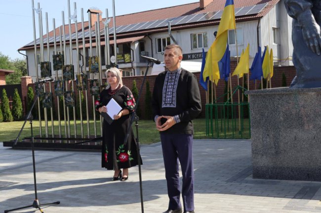 У Боратині відкрили Меморіал пам’яті Героїв