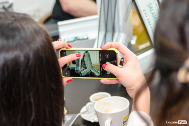 Увага до деталей: як на «Інвесторі» вікна «розбирали». ФОТО