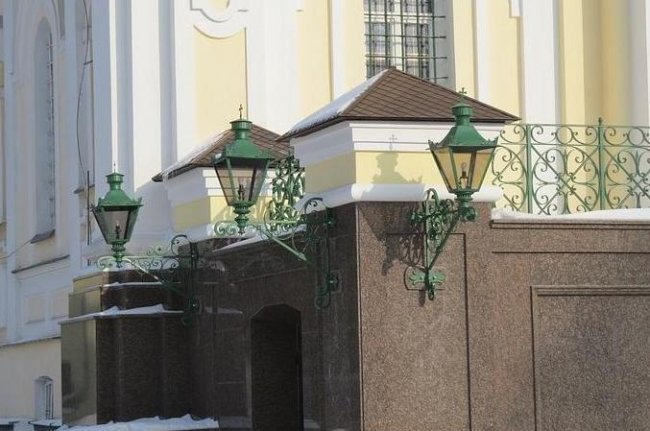 У центр Луцька повернули старовинні ліхтарі