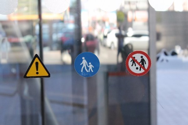 Екс-автомайданівець з Волині розбив в Порт-Сіті двері, визволяючи малюка? ФОТО