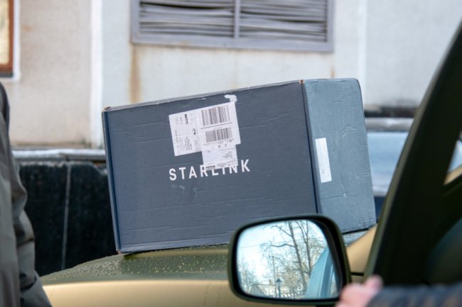 Волиньрада відправила на передову позашляховик і Starlink. ФОТО