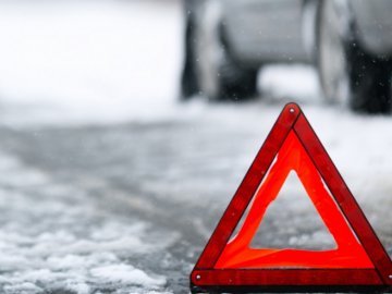 У Ківерцівському районі дві автівки злетіли у кювет