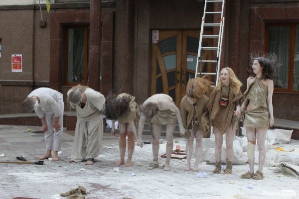 Експериментальний білоруський театр епатував луцьку публіку. ФОТО. ВІДЕО