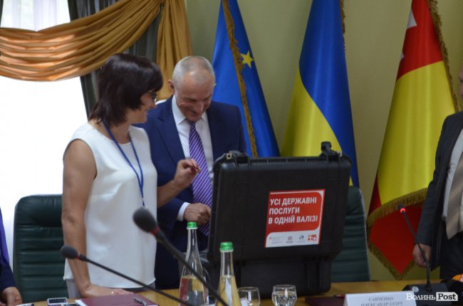 Більше мобільних послуг: луцький ЦНАП отримав «цифрову валізу»