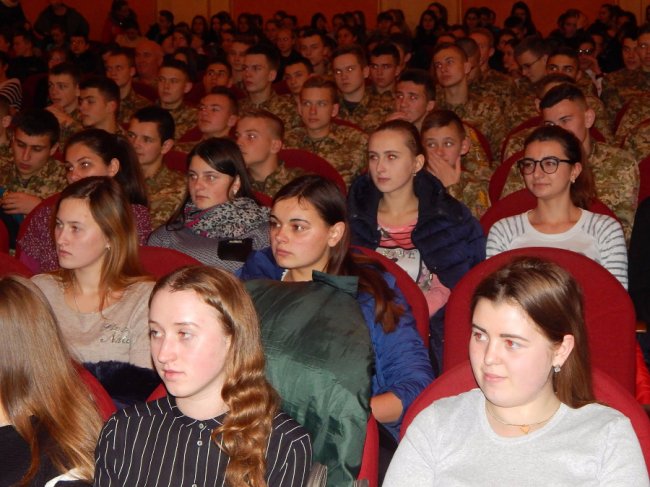 Показ фільмів про УПА зібрав у Луцьку аншлаг. ФОТО