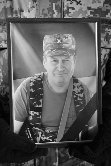 Луцька громада - у скорботі: в останню дорогу провели Героя Сергія Кізима