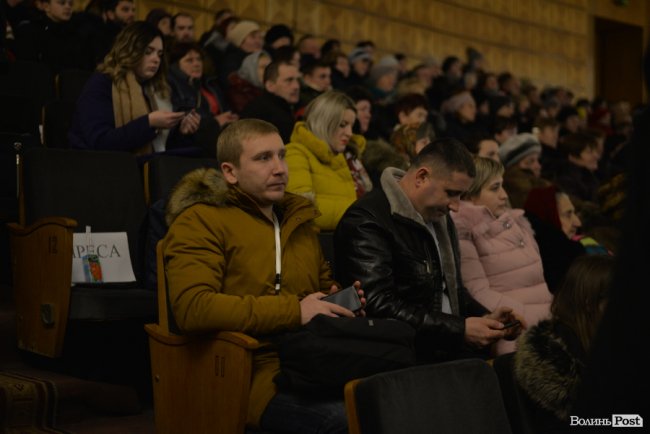 Дороги, поштарі, сільська медицина і школи: про що волиняни питали Петра Порошенка