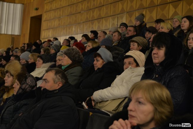 Дороги, поштарі, сільська медицина і школи: про що волиняни питали Петра Порошенка