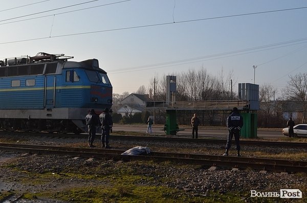 У Луцьку поїзд переїхав людей. ФОТО