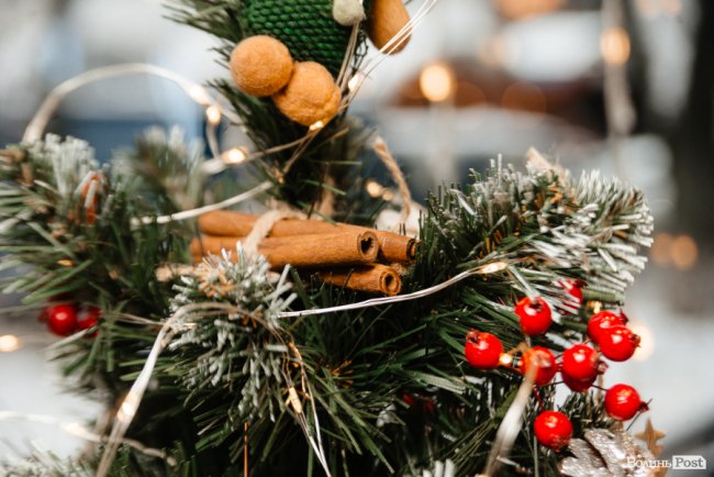 Час небанальних і красивих подарунків: де у Луцьку купити набори із корисних смаколиків*