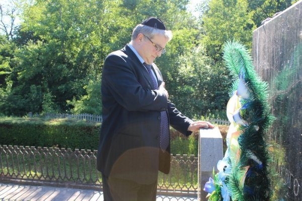 Ізраїльський посол побував у «луцькому Бабиному Яру». ФОТО