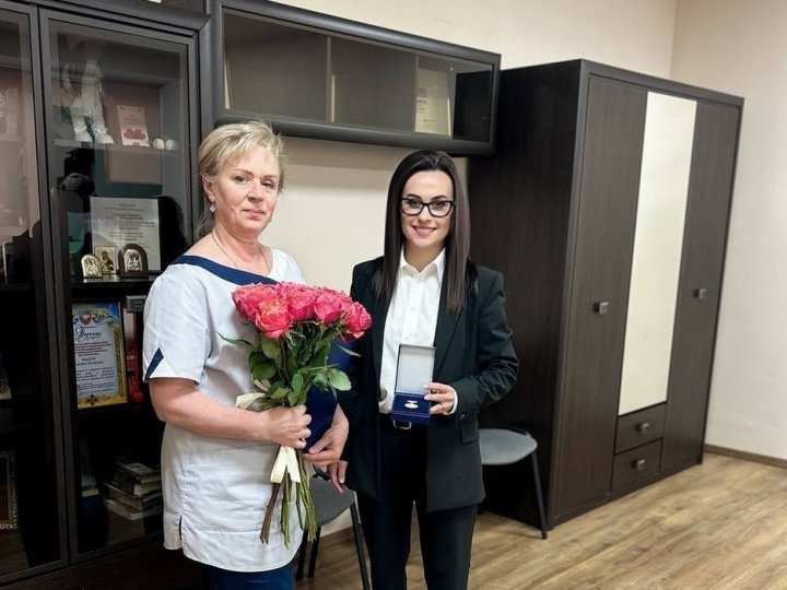 Лікарку на Волині нагородили грамотою Верховної Ради України