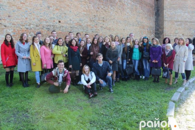 Як першокурсникам у Луцькому замку вручали студквитки 