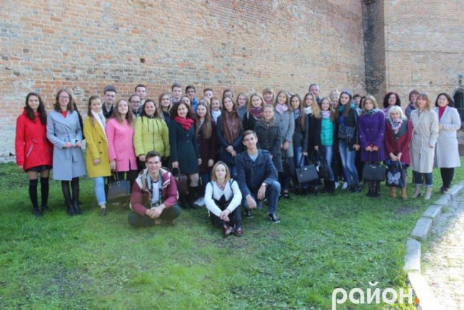 Як першокурсникам у Луцькому замку вручали студквитки 