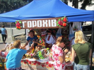 У центрі Горохова влаштували ярмарок. ФОТО