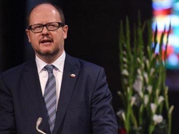 У Польщі помер мер Гданська після замаху на концерті