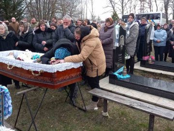У рідному селі поховали військового з Волині, який помер у лікарні