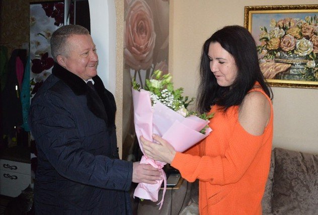 Як у Ковелі вітали зі святом весни дружин загиблих Героїв. ФОТО