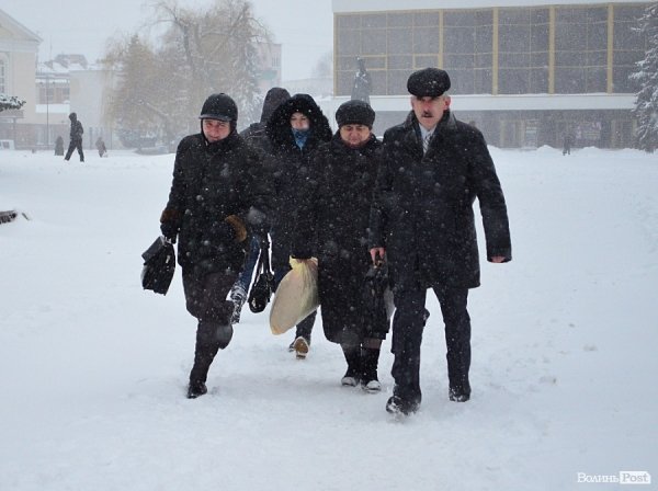 Луцьк замітає снігом. ФОТО