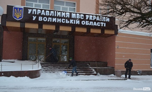 Луцьк замітає снігом. ФОТО