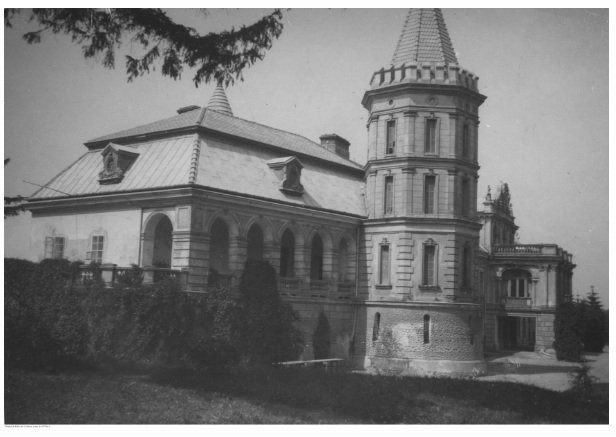 Палац в Смордві 1918-1939 рр